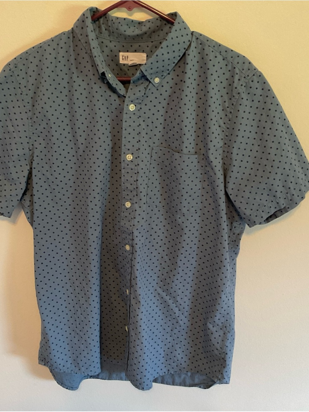 Gap Men's Short Sleeve Blue Dot Button-Up Shirt size Large slim fit